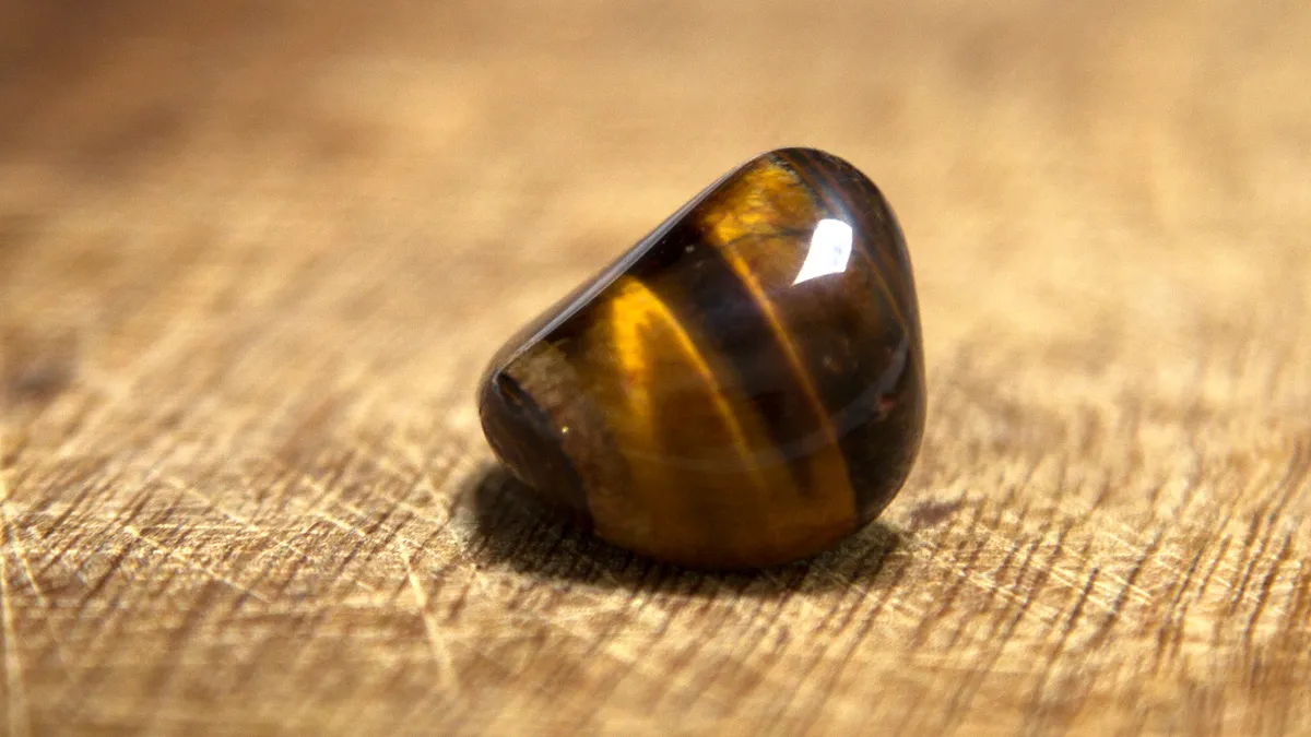سنگ چشم ببر (Tiger’s Eye) چیست؟